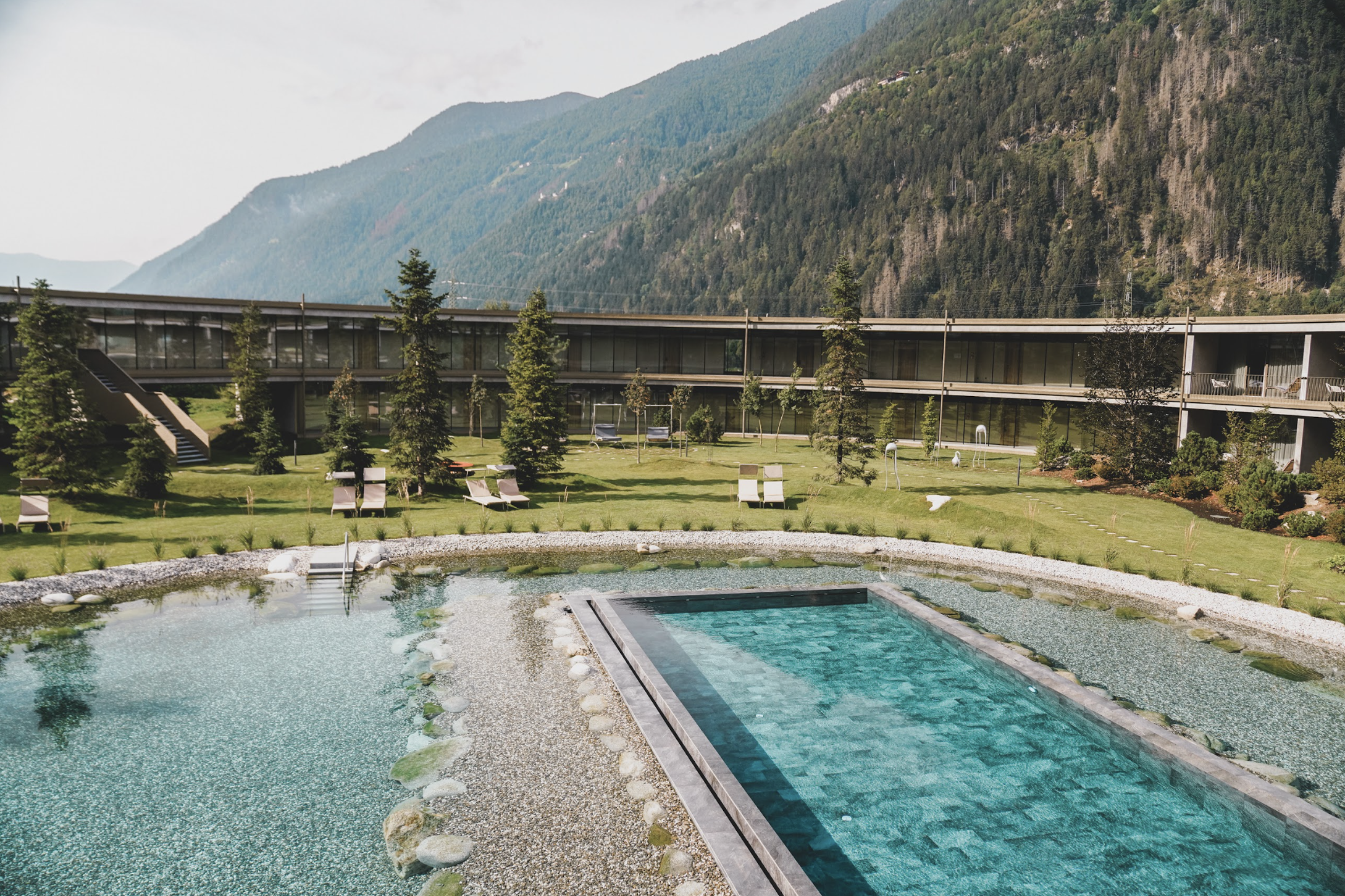 luxury hotel pool